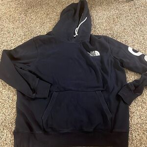 Xl The North Face sweater